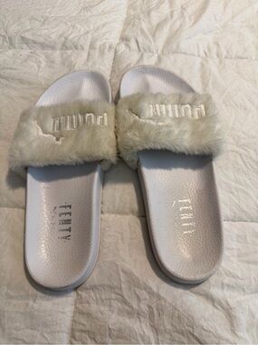 Gently Puma White Faux Fur Slides